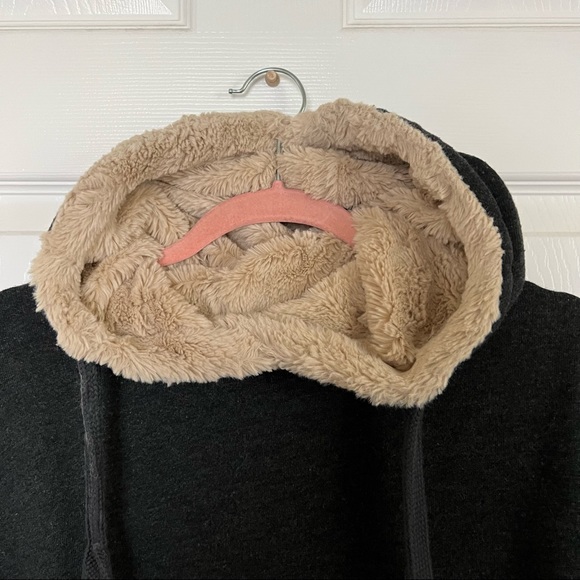 Aerie Oversized Tunic Hoodie with Fur Lined Hood and Pocket - Picture 2 of 5